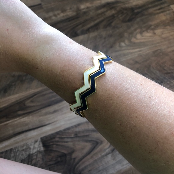 Bracelets - Picture 1 of 4